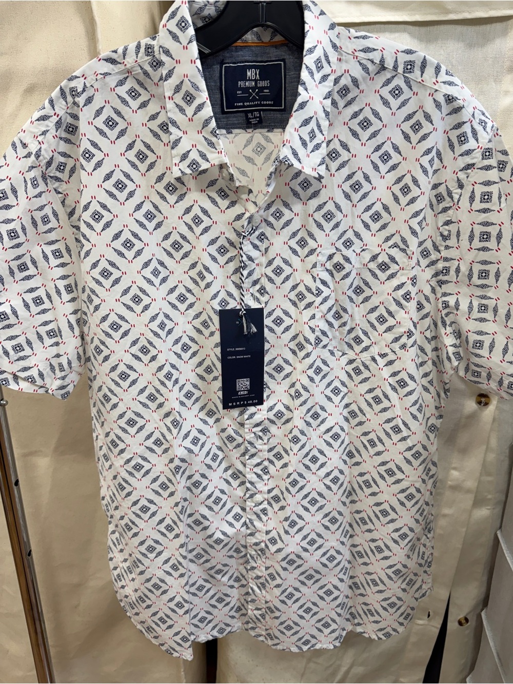 MBX White Geometric Short Sleeve Button-Down Shirt